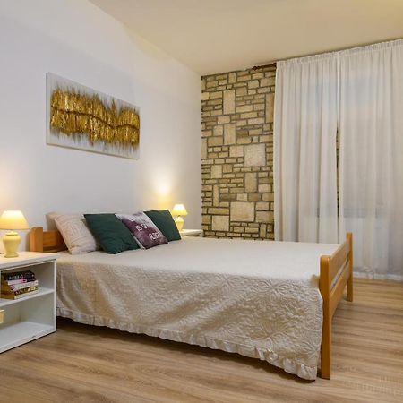 Apartman Aleksandra Пула Экстерьер фото