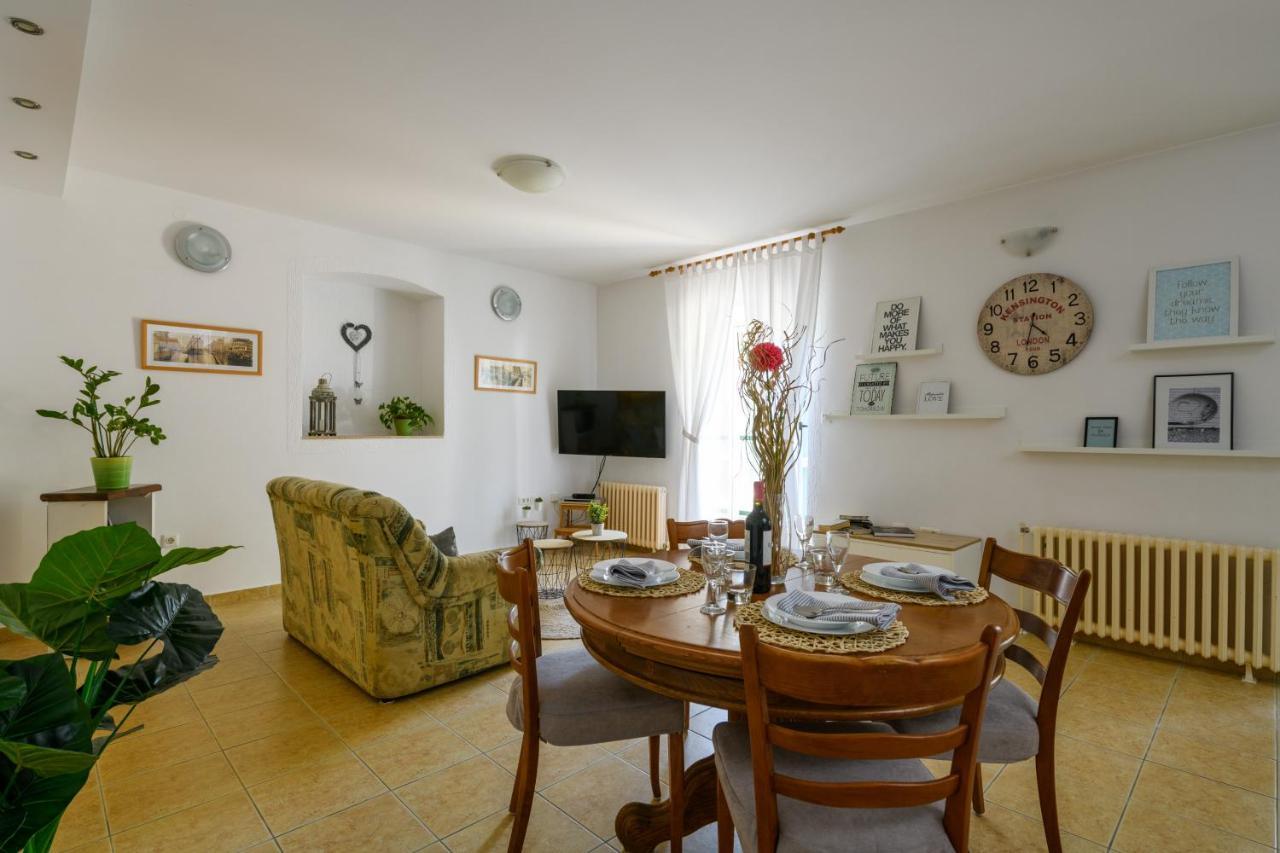 Apartman Aleksandra Пула Экстерьер фото
